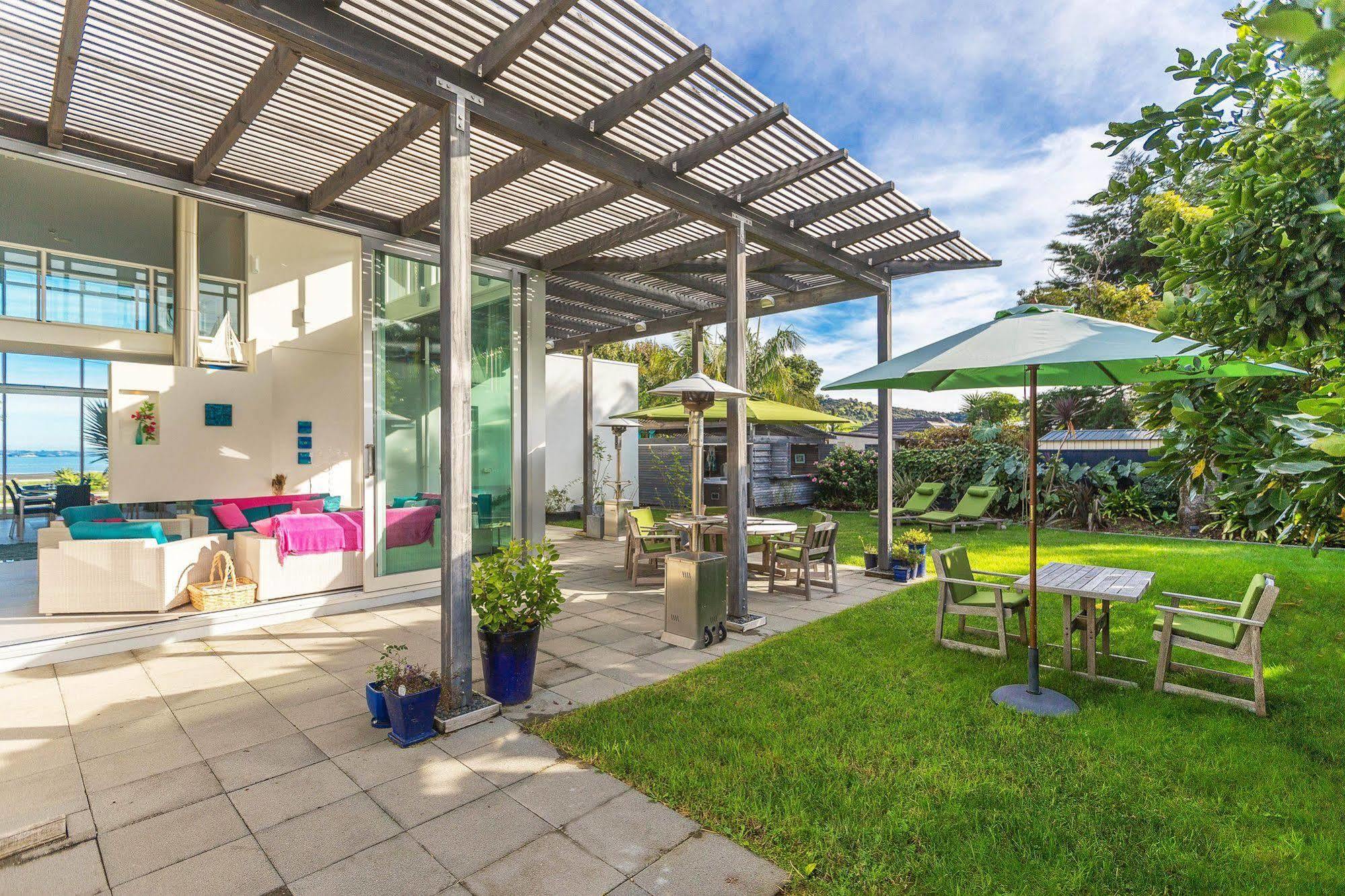 Waiheke Waterfront Lodge Oneroa Екстериор снимка