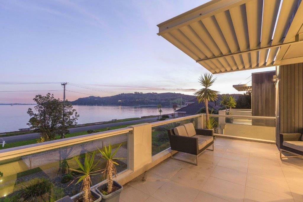 Waiheke Waterfront Lodge Oneroa Екстериор снимка